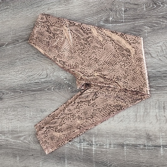 Beach Riot Sport Metallic Snakeskin Python Print Leggings XS - Picture 10 of 10